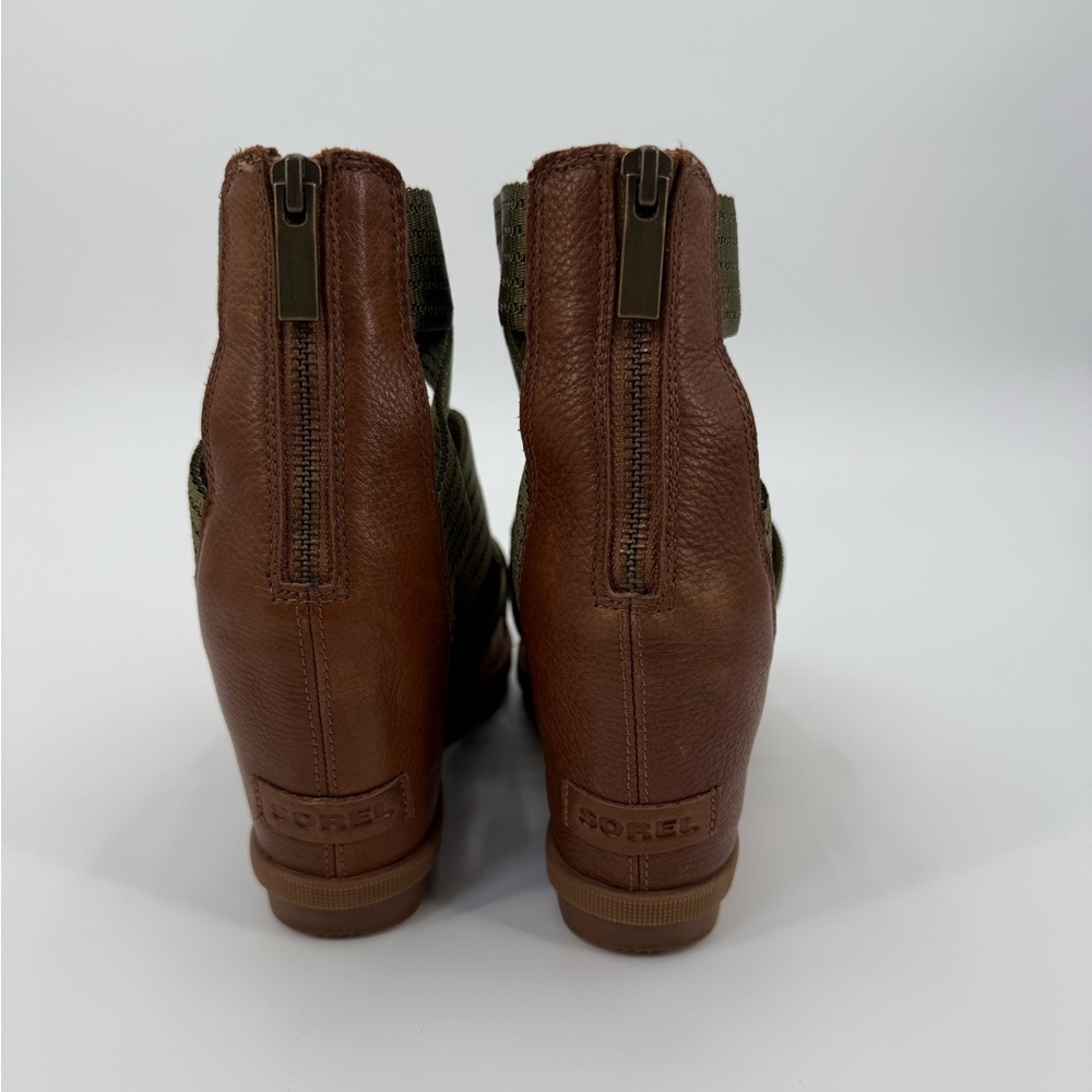 SOREL Joanie II Leather Modern Olive Green Wedge Heeled Sandal Stretch Straps - Picture 15 of 17